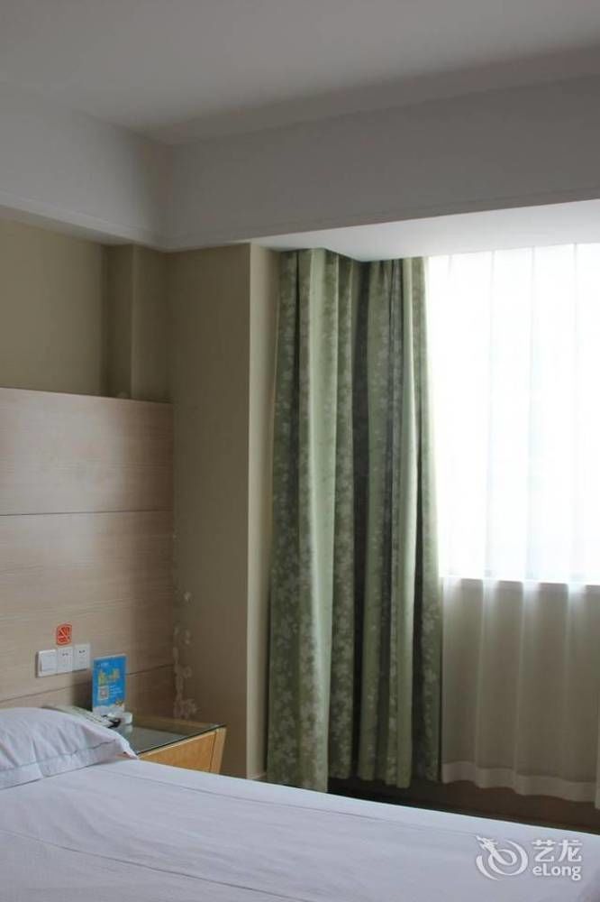 Luck 7 Inn Yichang Cbd Esterno foto