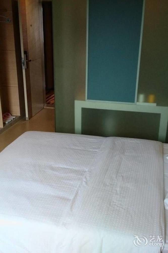 Luck 7 Inn Yichang Cbd Esterno foto
