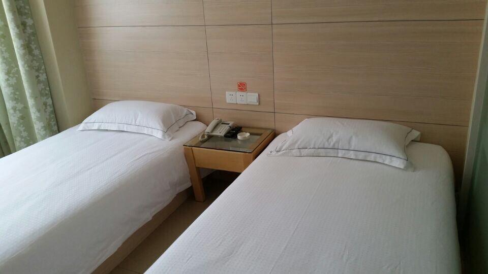 Luck 7 Inn Yichang Cbd Esterno foto